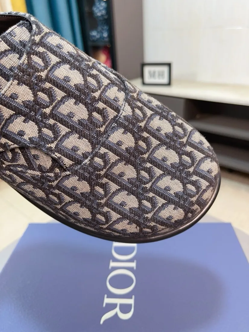 Men's shoes 💰380🌸🌸【Dior】Top purchasing agent 🇮🇹 Di Street Male God half drag counter synchronization, uppers imported from Italy with D logo fabric, high-quality complex splicing craftsmanship, soles: original soles specially provided by the original factory, exclusive event molded soles super comfortable, original factory single goods, 🔍🔍high quality, you can enter and exit the counter at will, welcome to compare, size number 38-45 (order 46)